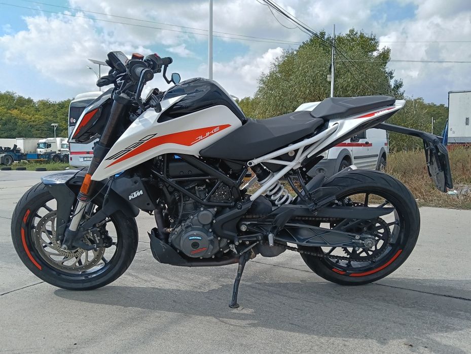 ktm Duke 390 2022 ,20002 km categoria A2