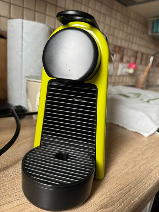 Aparat Cafea Essenza Mini D30 Verde si Aparat pentru spumă