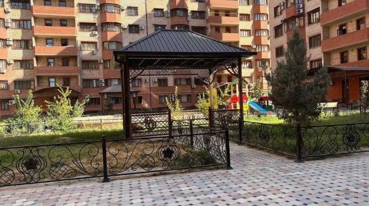 Якасарой 3/3/9 ЖК дрим хаус 100 квадрат