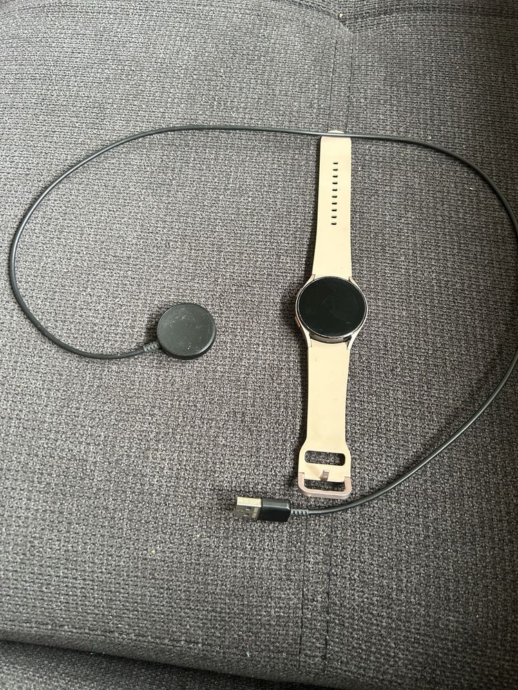 Samsung watch 4 - часовник на две години