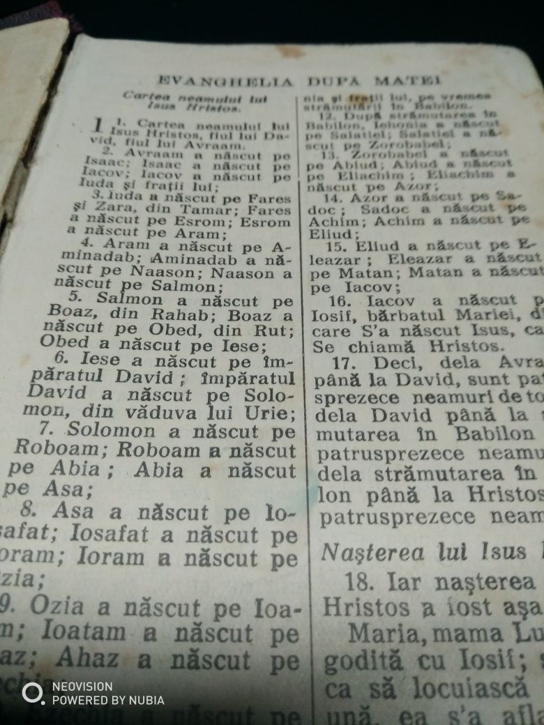 Vând mini biblie 1940