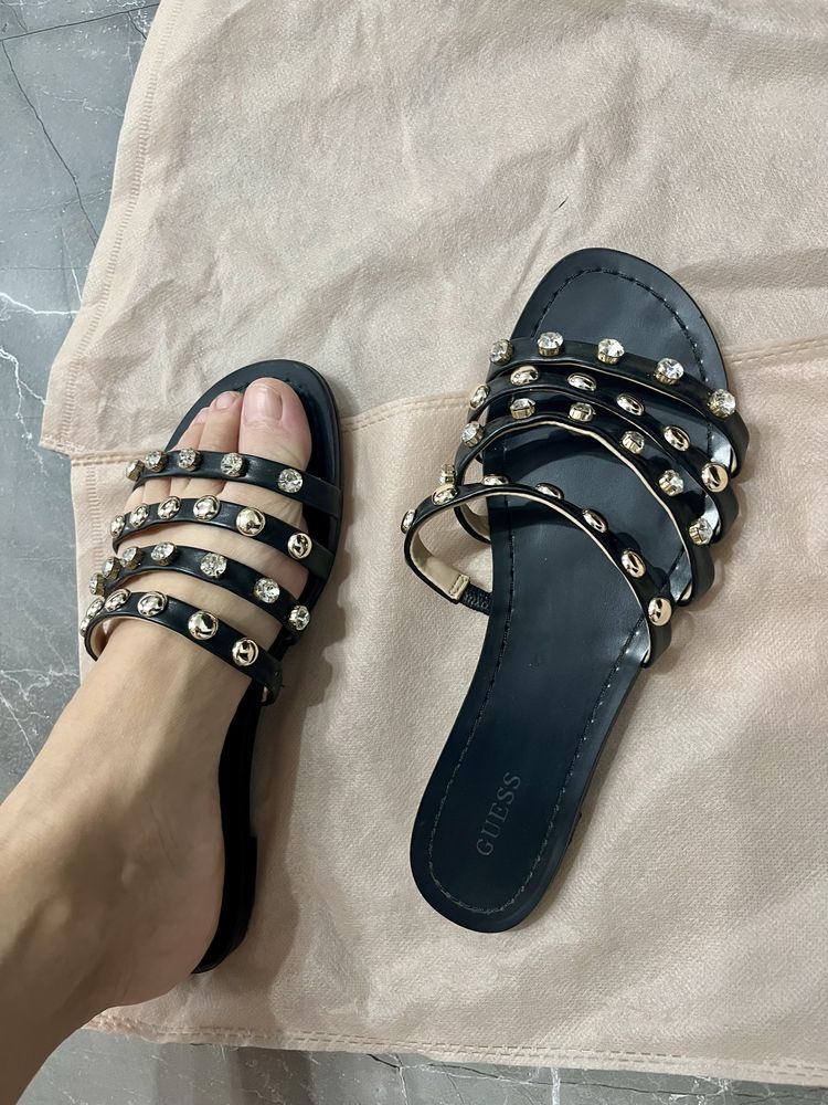 Дамски чехли Guess