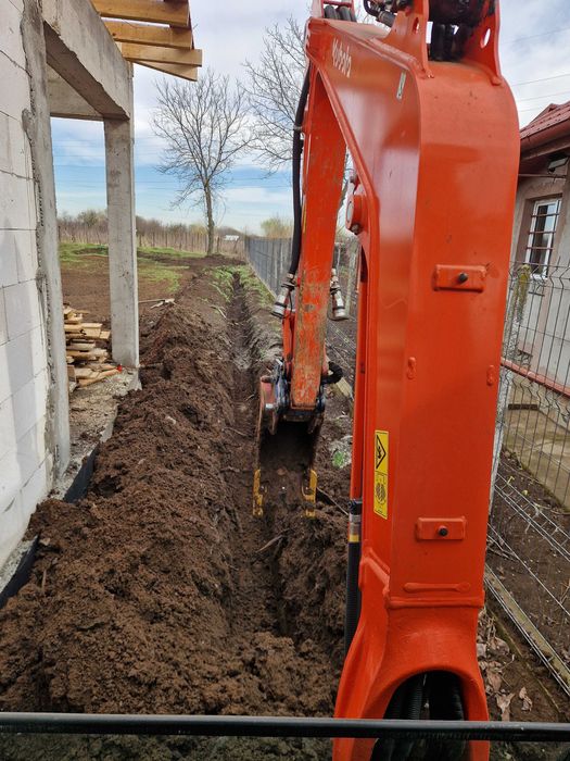 excavator de inchiriat