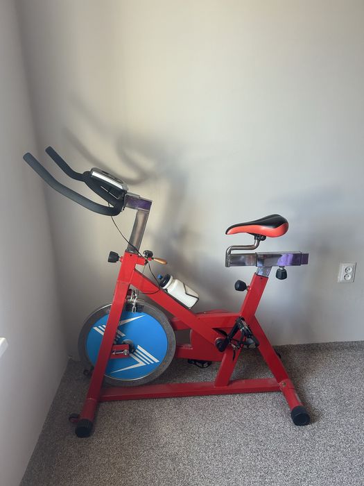 Велотренажер в хорошем состоянии