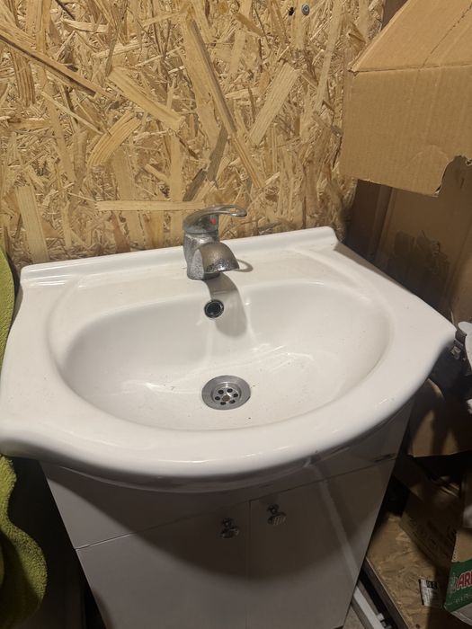 Dulap de baie cu chiuvetă