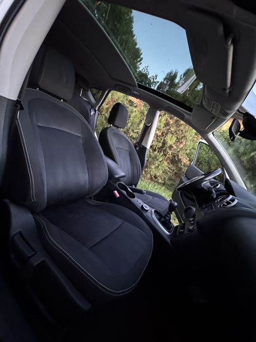 Vand Nissan Qashqai Facelift 2.0 Diesel 4x4 Decuplabil 150 CP 2010