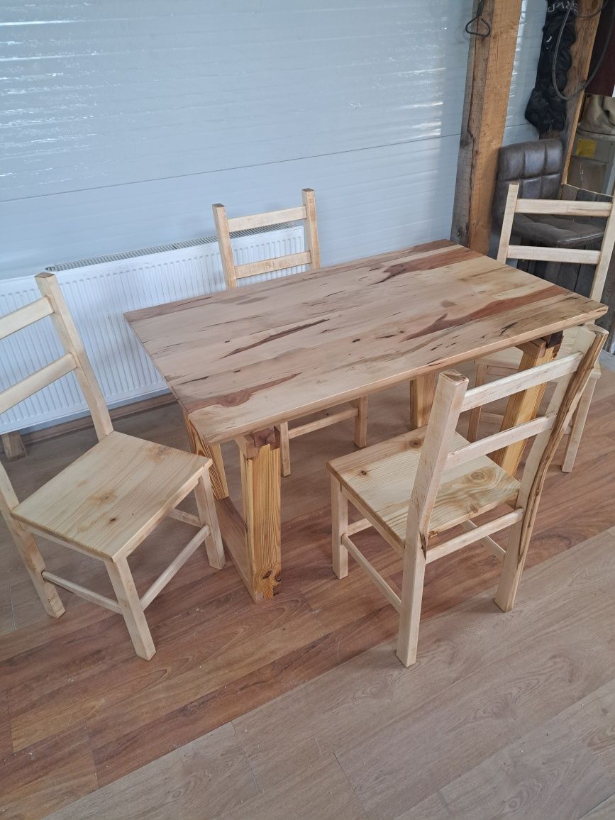 Set masa cu 4 scaune