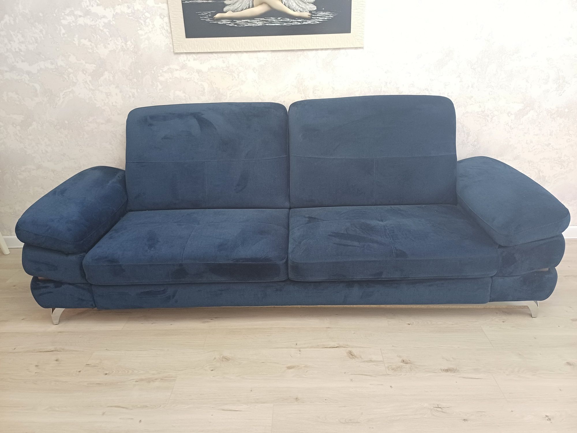 Продам диван из чистого велюра
