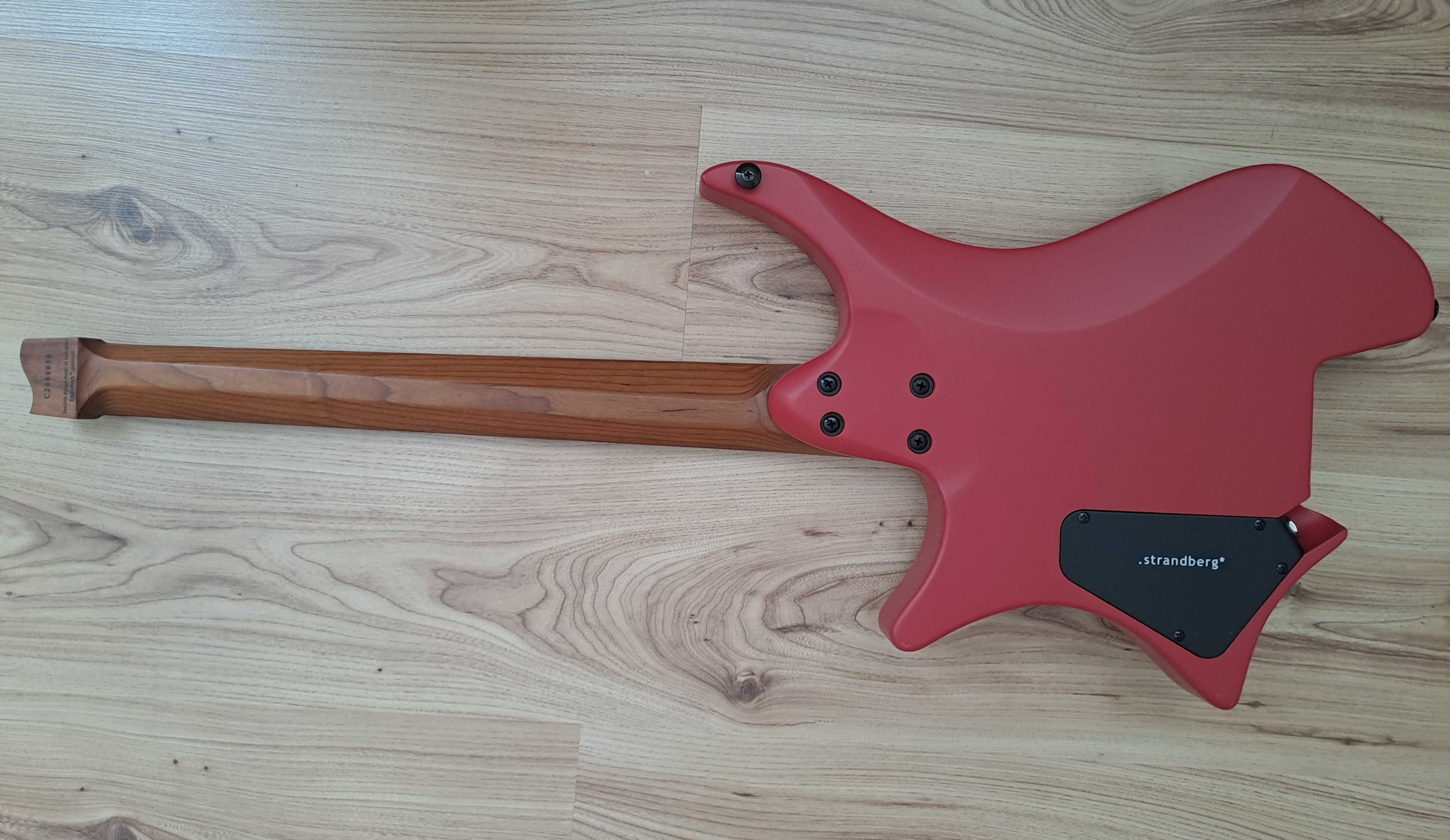 Китарата на XXI век- Strandberg Boden Essential