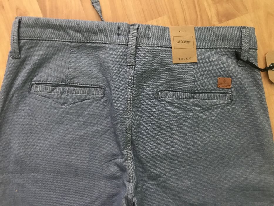 Pantaloni Jack&Jones albastri, marimea 30