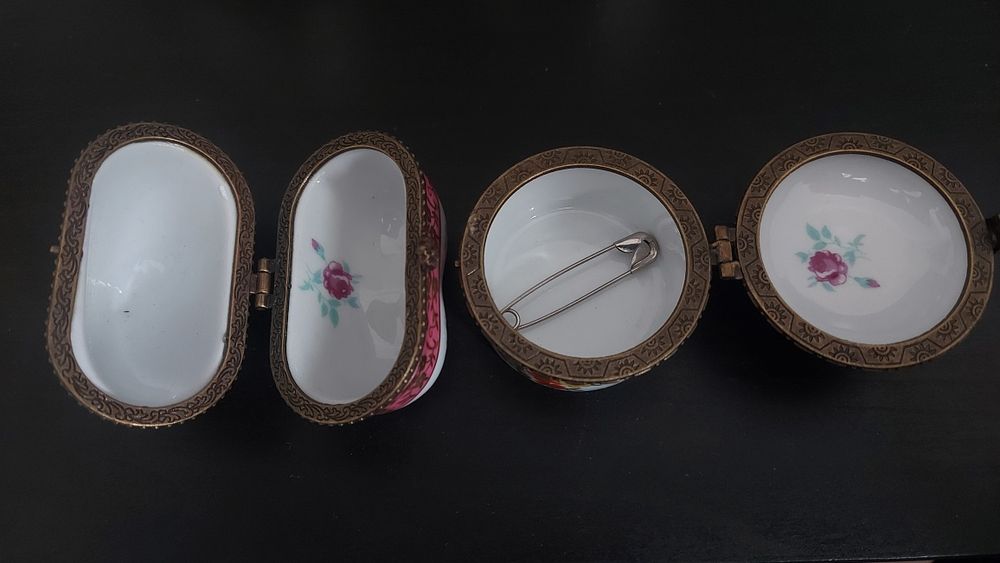 Set cutiuțe porțelan cu balama stil Victorian