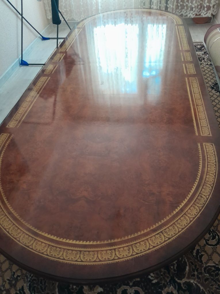 Турецкий ковёр 5х2.5 м и гостиный стол
