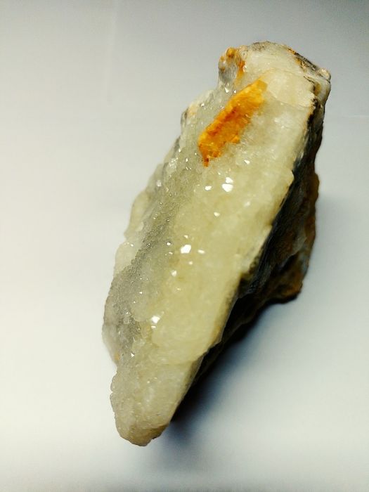 Cristal alb de mină