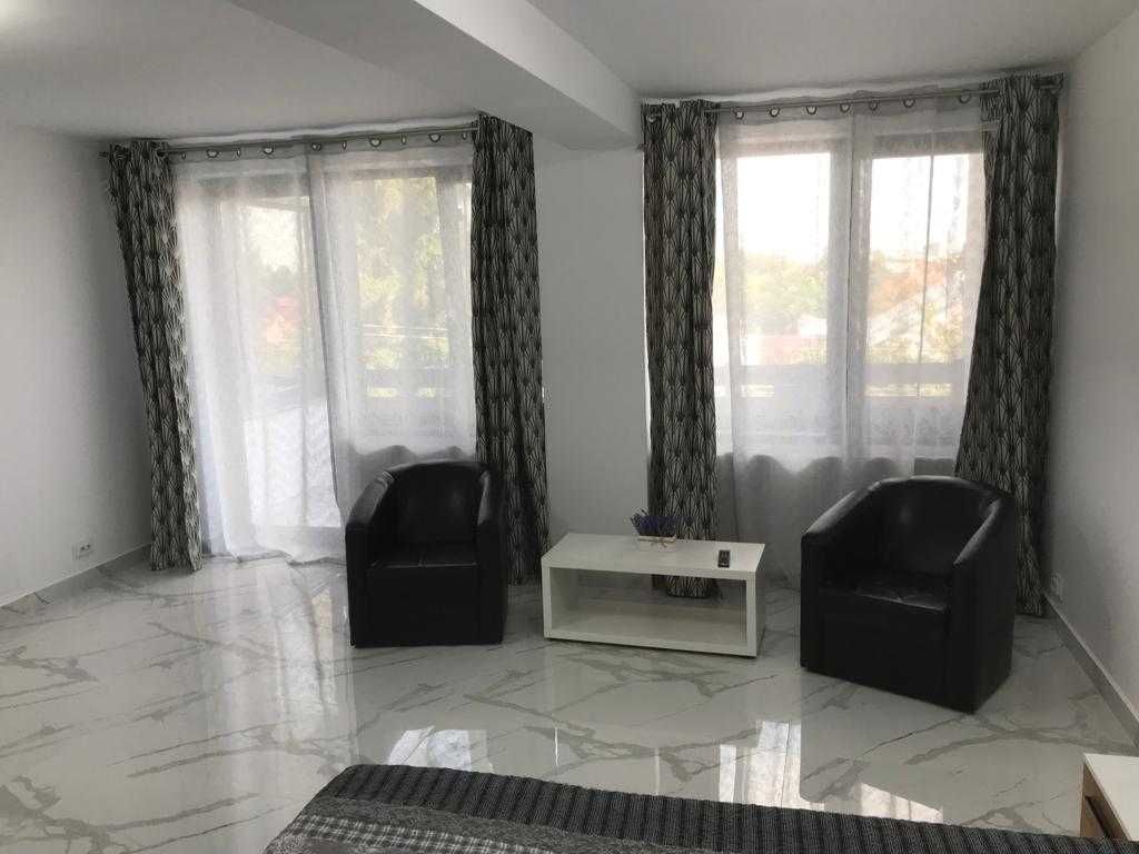 Regim Hotelier/Garsonieră 50 mp/balcon , spațios, curat, modern.