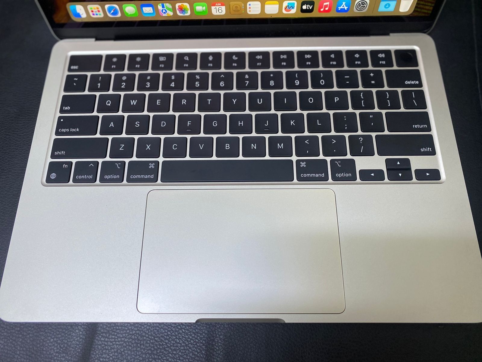 Apple MacBook Air 13 A2681