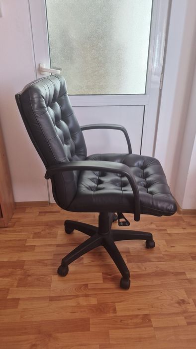 Scaun piele in stare foarte buna