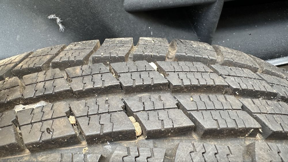 Гуми POINT S зимни със стоманени джанти 185 R 14 C - 2 бр