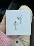 Airpods чисто нови