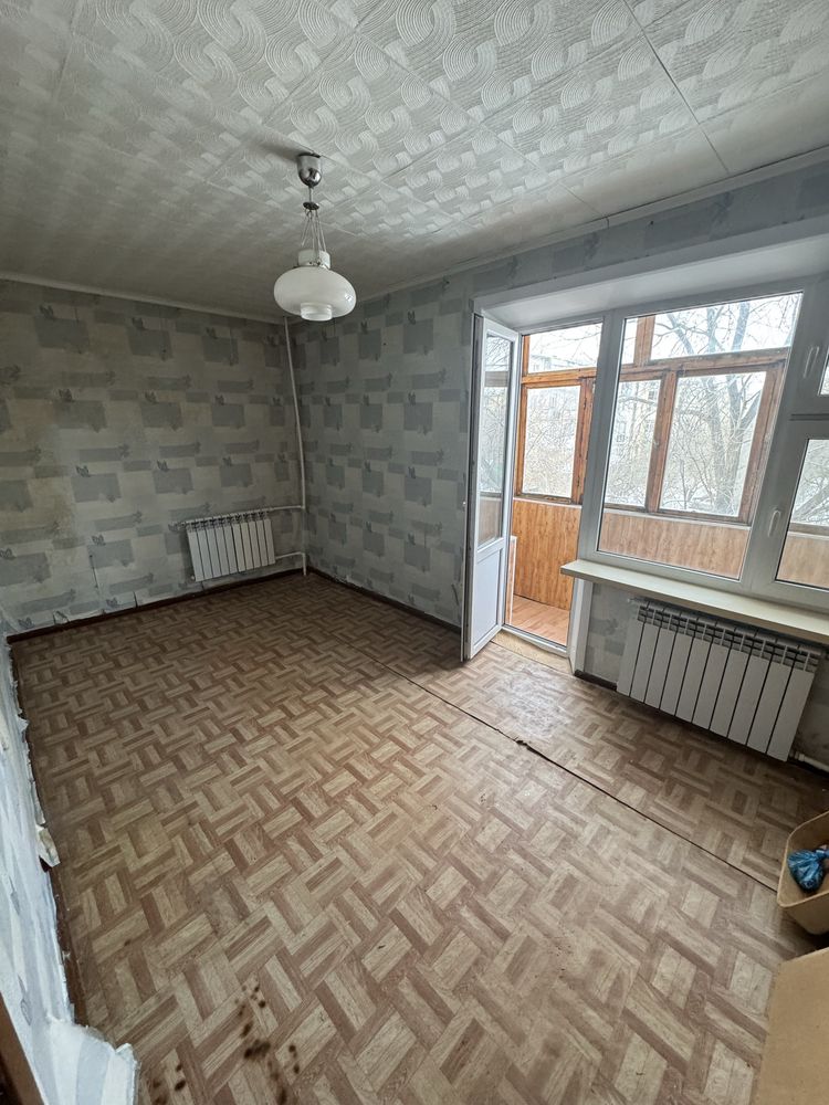 СРОЧНО!!!Продам 3 к.кв 55 кв.м р-н 8 мкрн