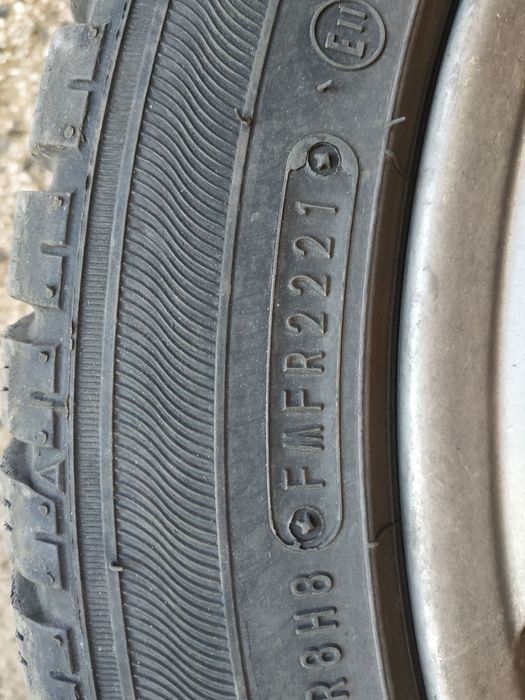 225/45/17-2 бр. Sumitomo-60лв.