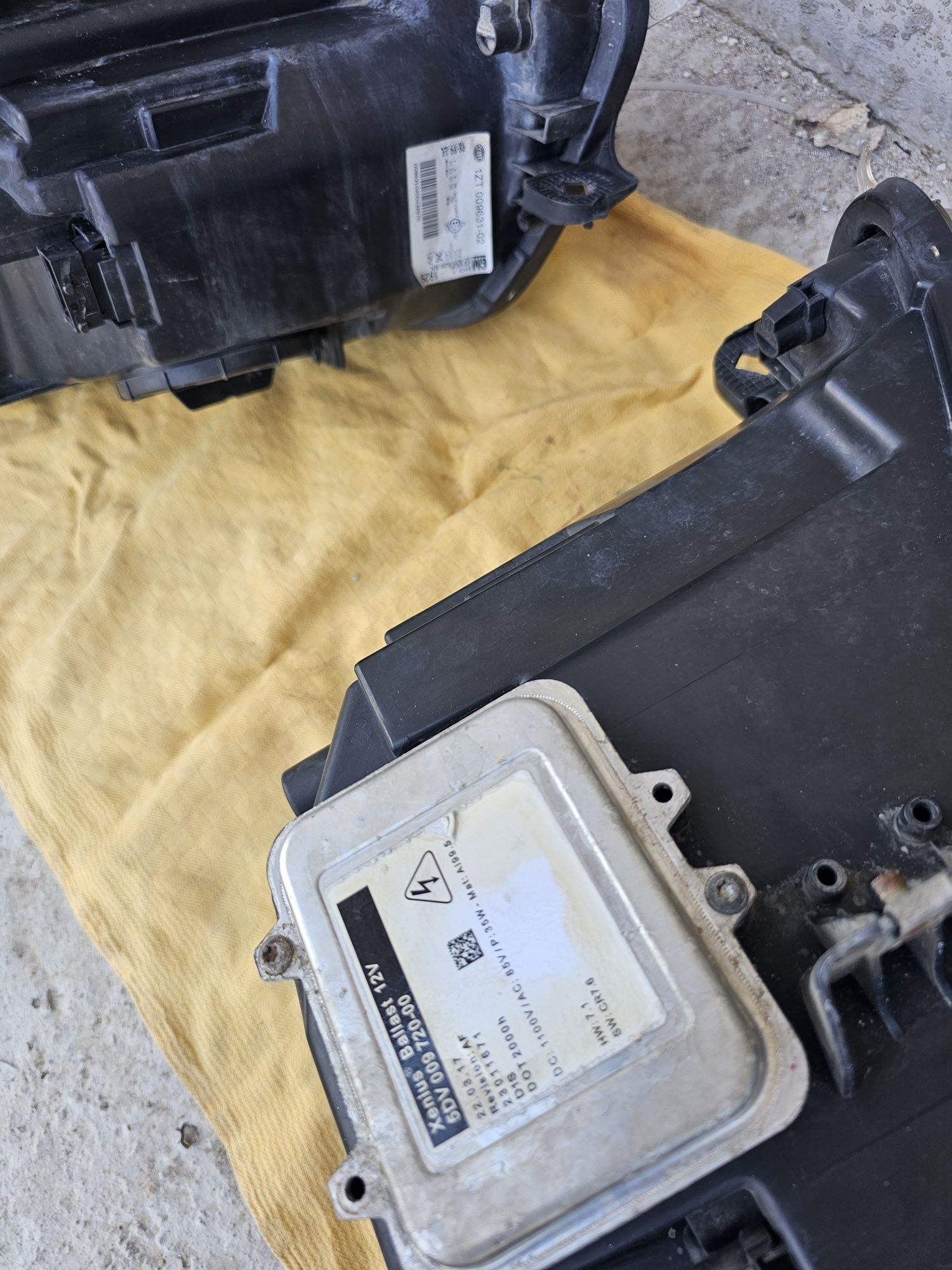 Faruri bixenon opel insignia