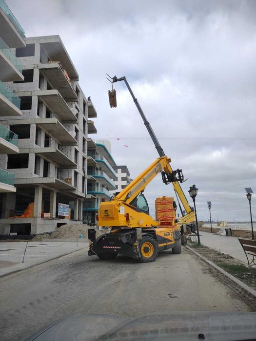 De inchiriat Manitou Magni 5t 30metri ( manitou, manitu, magni )