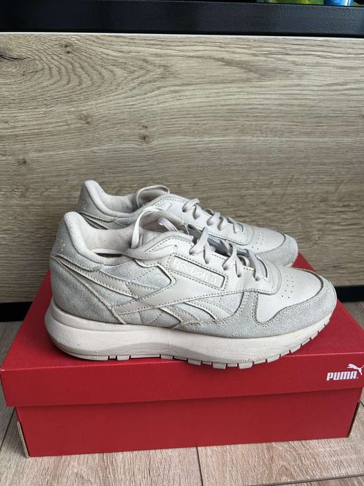 Reebok  Classic Leather бежави 37,5
Сникърси Classic Leather
Сникърси