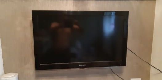 Продам телевизор "Samsung" диагональ 80