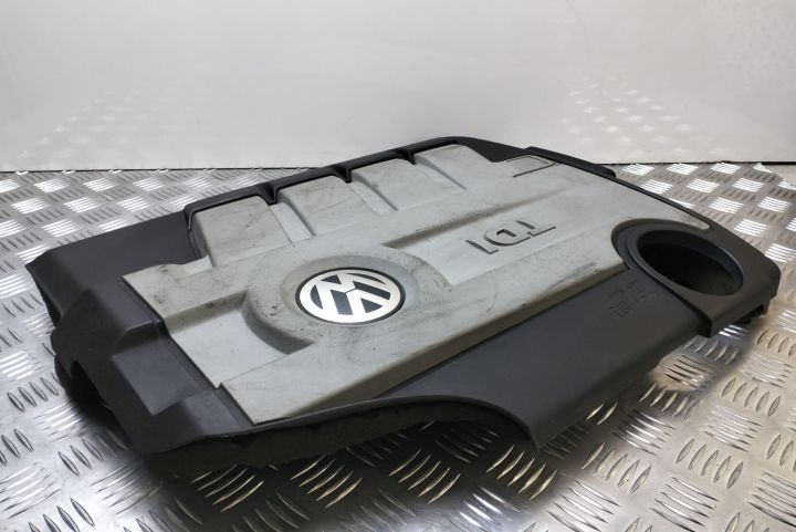 Capac motor protectie Volkswagen VW Passat B7 seria