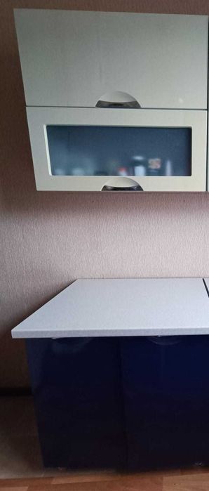 Продам тумбу со столешницей и шкафом