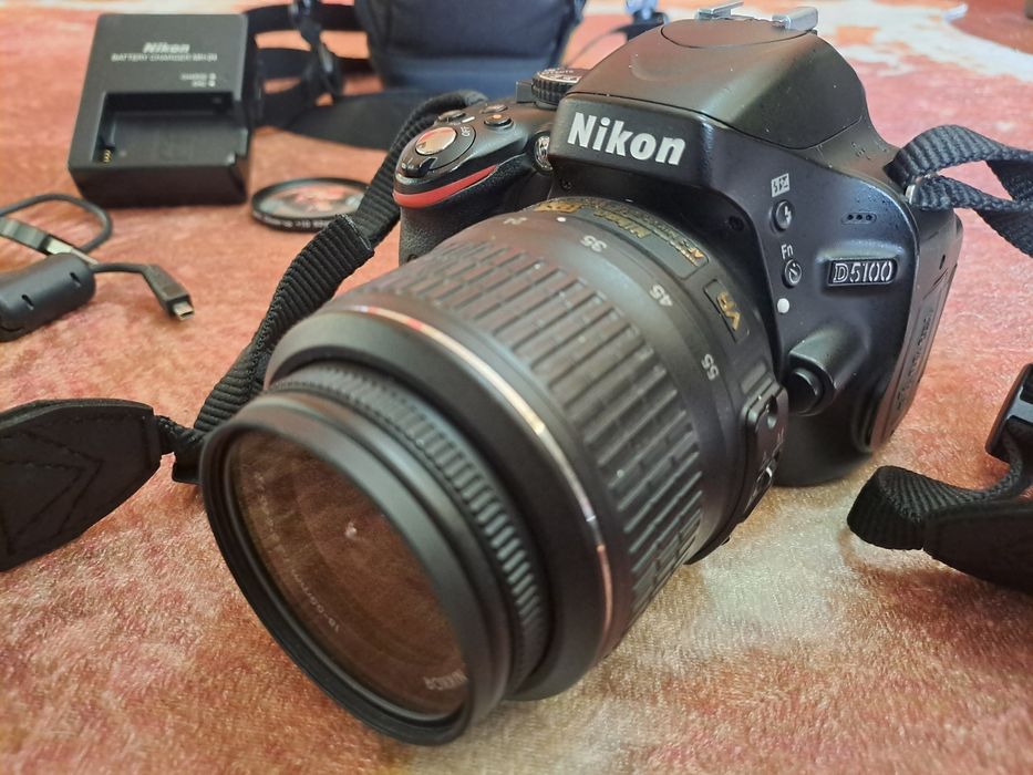Фотоапарат Nikon D5100 + AF-S NIKKOR 18-55mm + Чанта