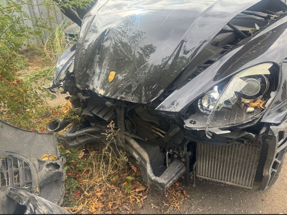 Porsche cayenne avariat lovit