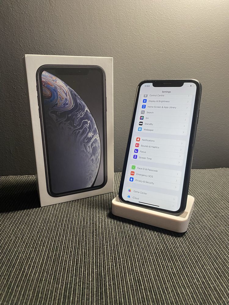iPhone XR Space Gray 64GB - отличен