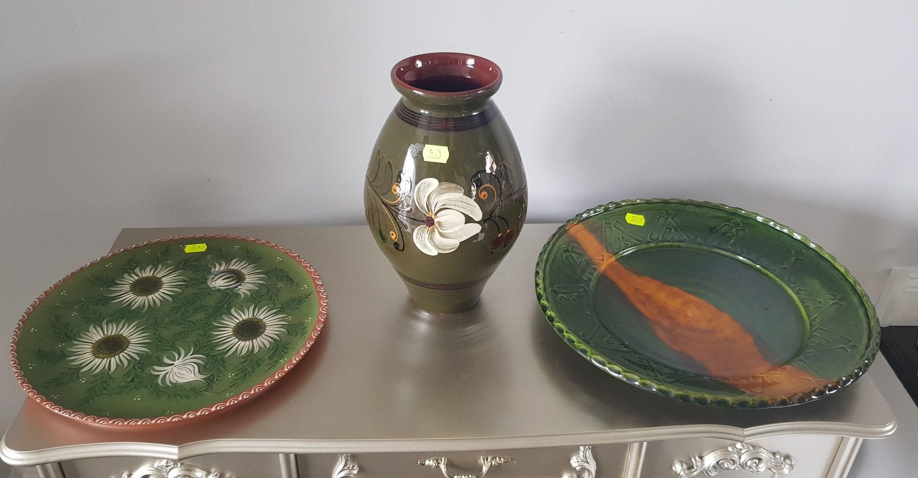 Platouri și  vază  din ceramică italiană