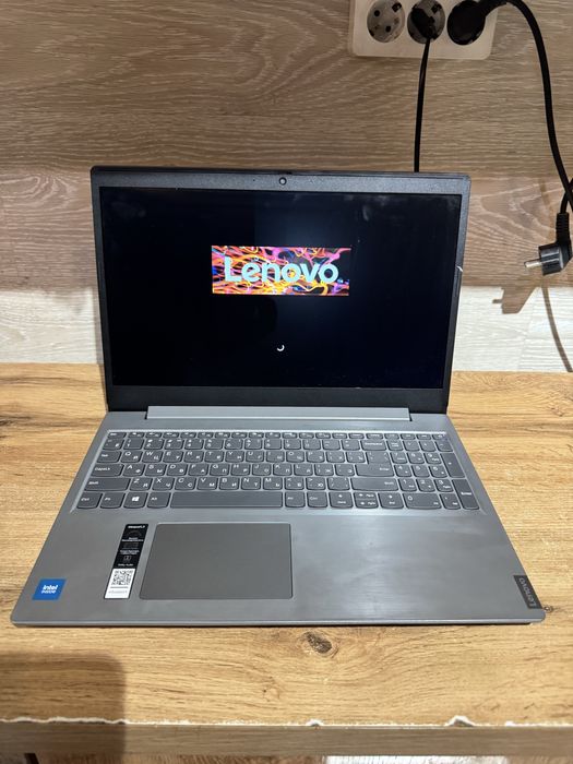 Ноутбук Lenovo.