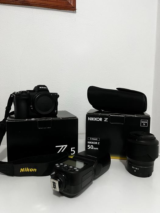 Nikon Z5 | 50mm 1.8 S |Godox V860 III
