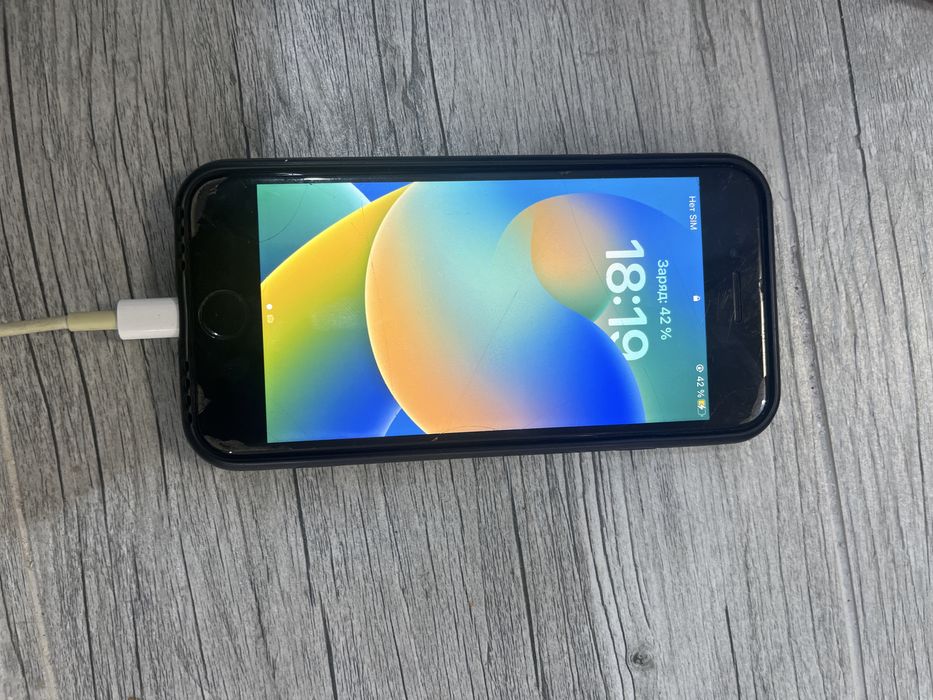 продам айфон se 2020