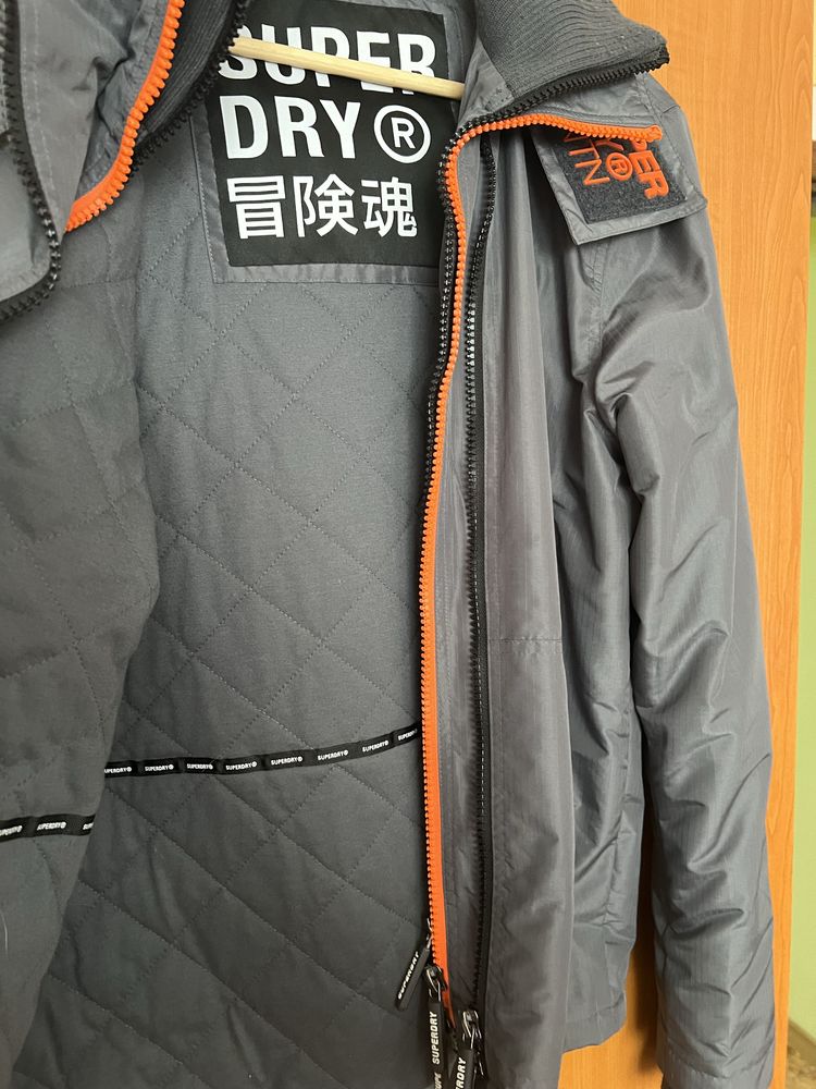 Есенно яке на Super Dry