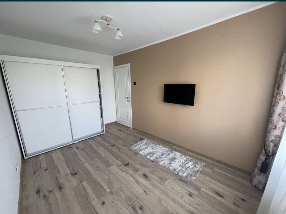 Apartament luminos 3 camere Ciprian Porumbescu