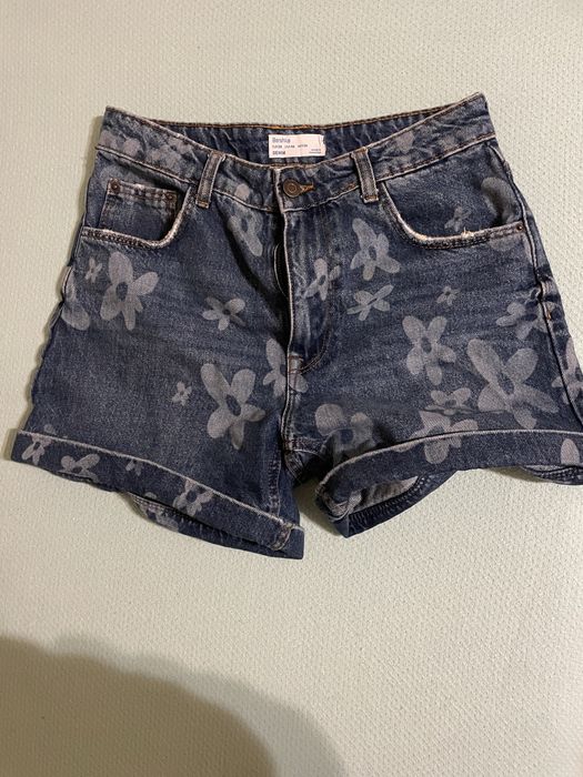 Къси панталони и спортна блузка