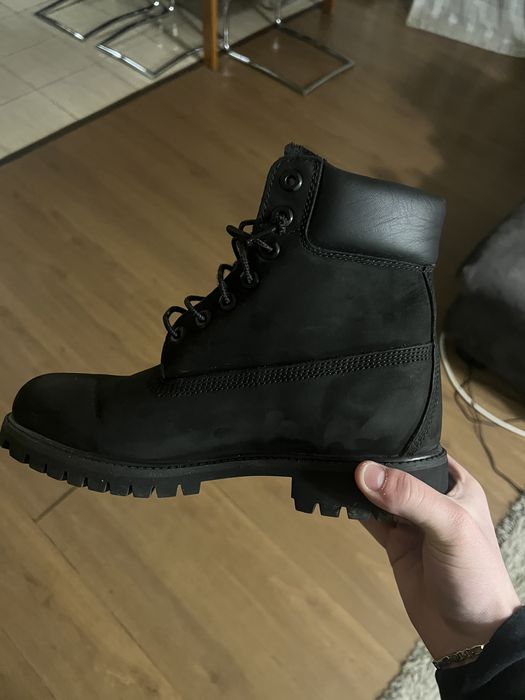 Schimb timbs negri cu cei crem
