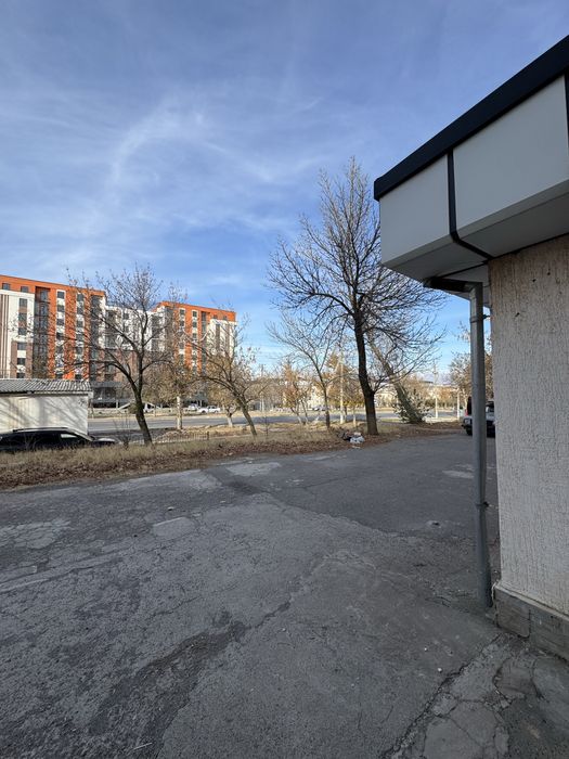 Прадаётся 1х 9микрарайоне вдоль дороги Под бизнес хорошое места