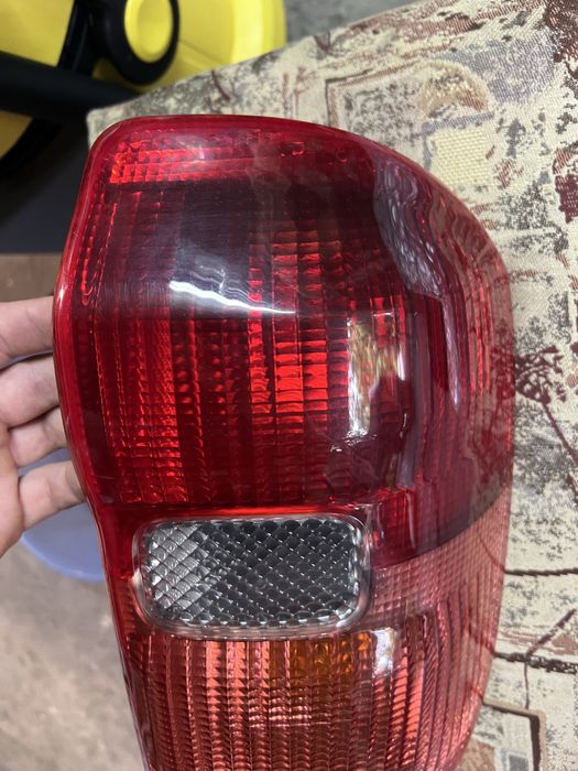 Десен стоп за тойота Рав 4 2002 година