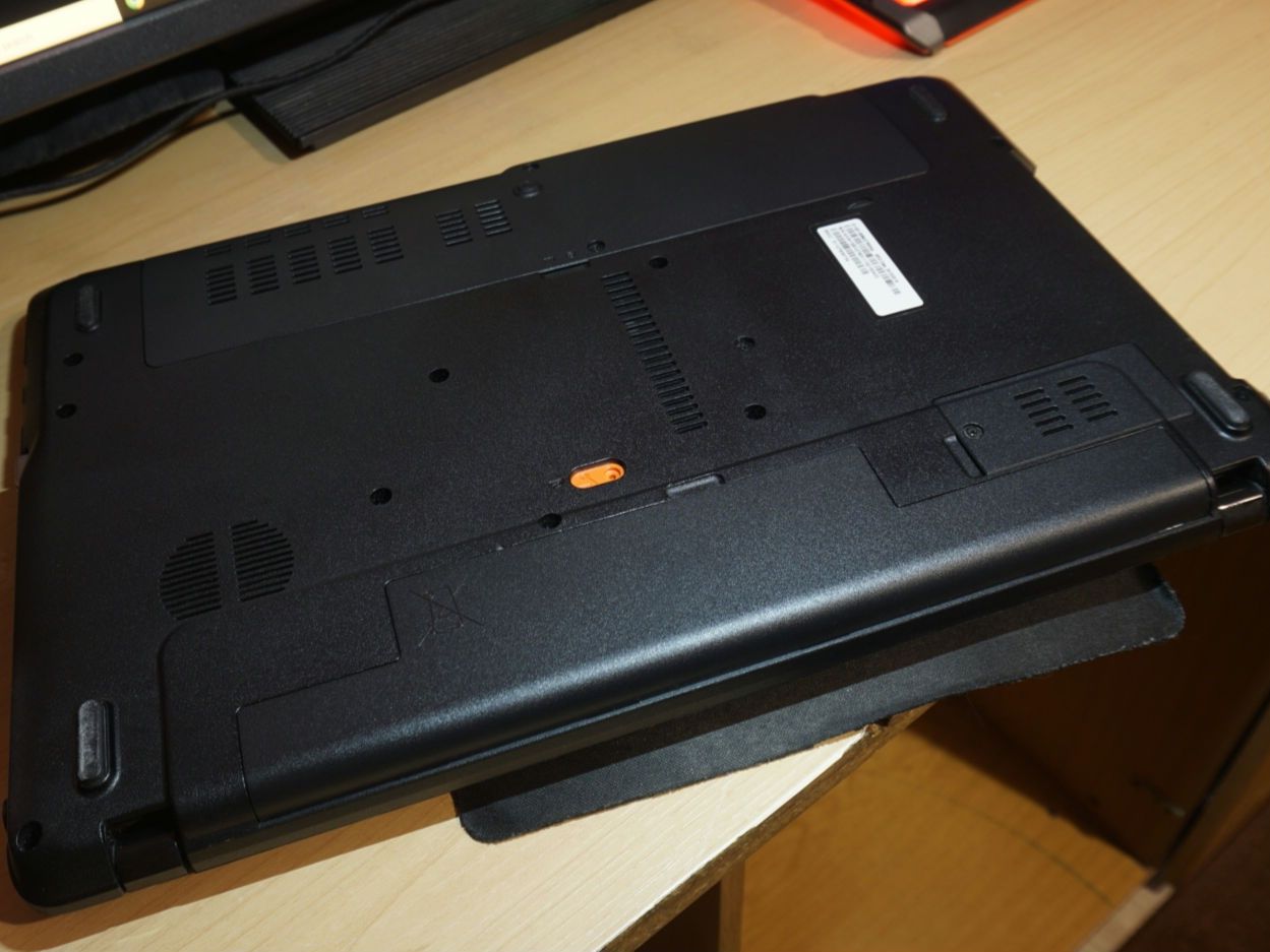 Acer Aspire E1-531 – 12GB RAM / 250GB SSD / Отлично състояние