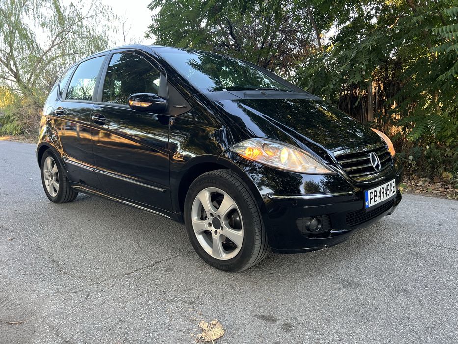 Mercedes-Benz A200 | Автоматик | Designo салон | CarPlay | 141 000 км
