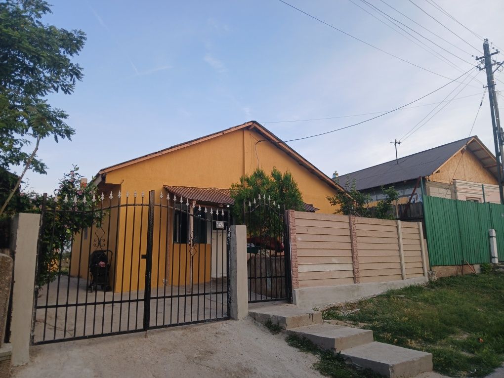 Vand casa si teren
