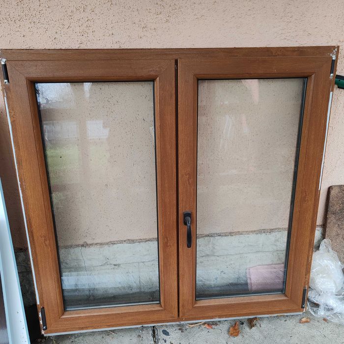 Vând termopan Rehau stejar auriu!