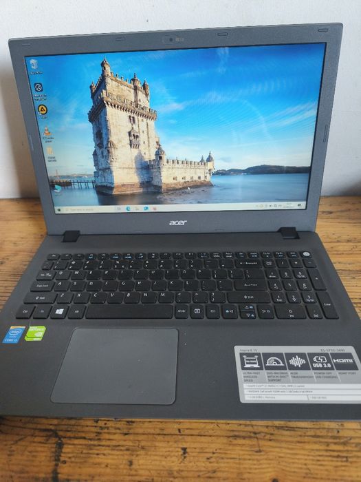 Vînd laptop marca Acer