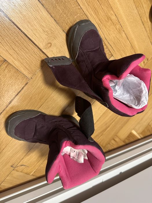 Cizmulite impermeabile, foarte usoare si comode, mas 24, stare f buna