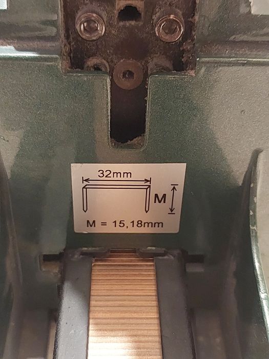 Capsator de Ambalaje si Cutii de Carton